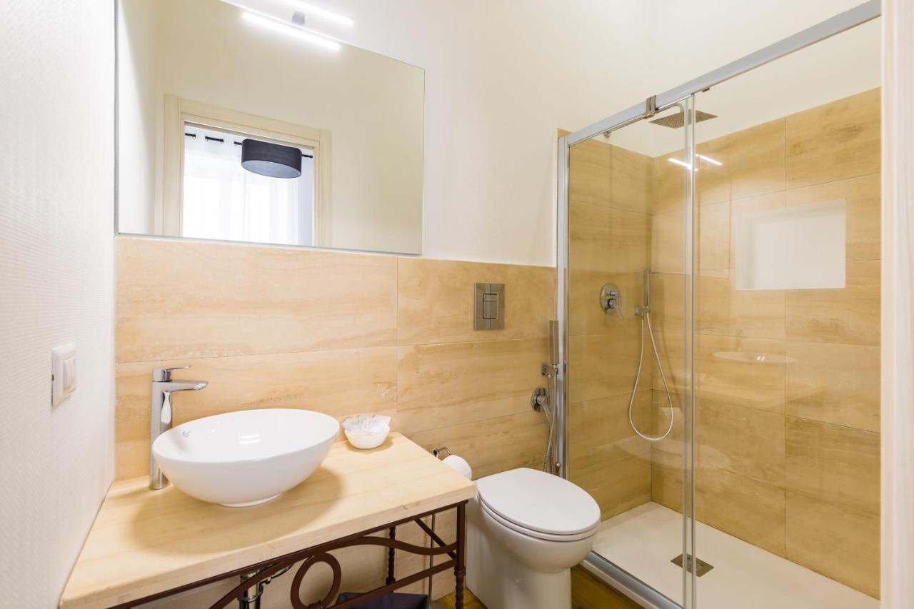 Barrio 133 - Double Bedroom In Center By Napoliapartments Apartment