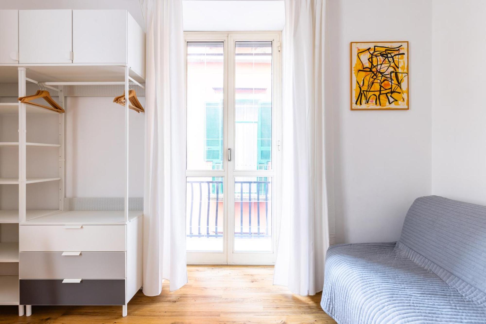 Apartment Barrio 133 - Double Bedroom In Center By Napoliapartments *